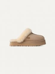 UGG Skórzane kapcie "Disquette" w kolorze beżowym rozmiar: 38. Brązowe kapcie UGG, bez wzorów, ze skóry. Za 474.41 zł.