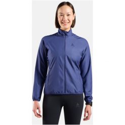 Kurtka przeciwwiatrowa Odlo Jacket ESSENTIAL LIGHT. Fioletowe kurtki przejściowe sportowe ODLO, bez wzorów, z softshellu, bez kaptura, trekkingowe. Za 319.50 zł.