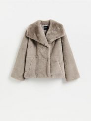 Kurtka z imitacji futra - jasnoszary. Szare kurtki Reserved, l, bez wzorów, bez kaptura. Za 259.99 zł.