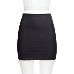 Krótka halka bonprix czarny. Bielizna modelująca bonprix. Za 54.99 zł.