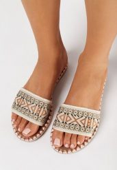 Beżowe Klapki na Płaskiej Podeszwie z Ozdobnym Paskiem w Stylu Boho Ijarila. Brązowe klapki Born2be, bez wzorów, boho, bez obcasa, na płaskiej podeszwie, bez zapięcia. W wyprzedaży za 52.49 zł.
