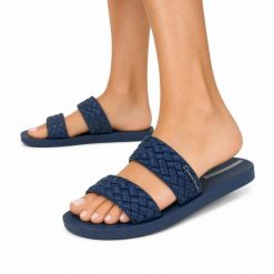 Klapki damskie Ipanema 83243 RENDA II FEM. Niebieskie klapki Ipanema, bez wzorów, z materiału, eleganckie, bez obcasa, bez zapięcia. Za 59.00 zł.
