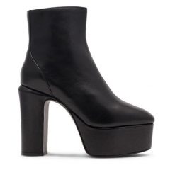 Botki Badura. Czarne botki Badura, bez wzorów, bez obcasa, na słupku, bez zapięcia. Za 214.99 zł.
