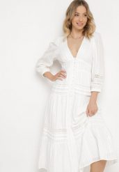 Biała Rozkloszowana Sukienka z Bawełny Zapinana na Guziki z Ażurowymi Taśmami Lacinda. Białe sukienki Born2be, m, w ażurowe wzory, z bawełny, bez kołnierzyka, bez ramiączek, midi, rozkloszowane. W wyprzedaży za 212.49 zł.