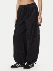Adidas Spodnie materiałowe Corduroy 3S Cargo KQ6429 Czarny Relaxed Fit. Czarne spodnie materiałowe adidas, bez wzorów, z materiału. Za 399.99 zł.