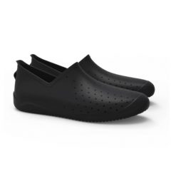 Buty wodne do gimnastyki w wodzie Nabaiji Aquashoe mix. Czarne buty treningowe Decathlon, bez wzorów, bez zapięcia, na fitness i siłownię. Za 39.99 zł.