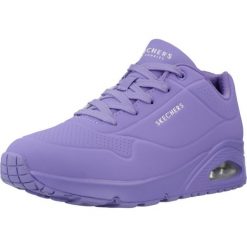 Buty do chodzenia damskie Skechers Uno Stand On Air. Fioletowe buty treningowe Skechers, bez wzorów, z gumy, bez zapięcia, trekkingowe. Za 313.99 zł.