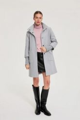 Płaszcz z kołnierzem szary. Szare płaszcze MOODO, l, bez wzorów, z poliesteru, bez kaptura. Za 279.99 zł.