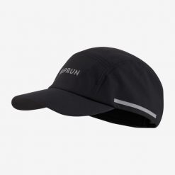 Czapka z daszkiem do biegania Kiprun 5 paneli hydrofobowa. Czarne czapki z daszkiem KIPRUN, bez wzorów, z materiału, sportowe. Za 54.99 zł.