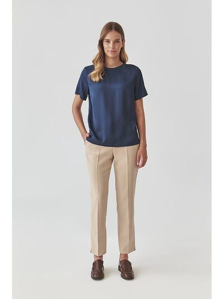 TATUUM Bluzka w kolorze granatowym rozmiar: 36. Niebieskie bluzki Tatuum, bez wzorów, z wiskozy, bez kołnierzyka, bez ramiączek. Za 100.52 zł.