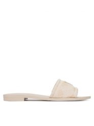 Guess Klapki FLJELS FAL03 Kremowy. Białe klapki Guess, z aplikacjami, z materiału, bez obcasa, bez zapięcia. Za 329.99 zł.