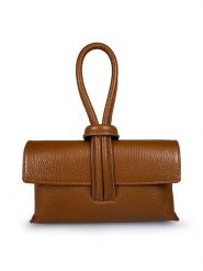 ORE10 Skórzana torebka w kolorze jasnobrązowym - 23 x 13 x 6 cm rozmiar: onesize. Brązowe torebki klasyczne ORE10, bez wzorów, z materiału, bez dodatków. Za 173.99 zł.