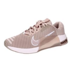 Buty treningowe damskie Nike Metcon 9. Czerwone buty treningowe Nike, bez wzorów, z materiału, bez zapięcia. Za 568.00 zł.