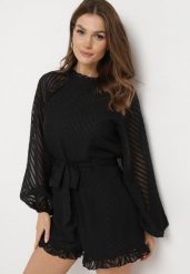 Czarny Kombinezon z Tkaniny Plumeti z Bufiastymi Rękawami i Krótkimi Nogawkami Dolene. Czarne sukienki Born2be, na spotkanie biznesowe, l, bez wzorów, z tkaniny, eleganckie, bez kołnierzyka, bez ramiączek, mini, kopertowe. W wyprzedaży za 127.49 zł.