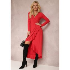 Czerwona Sukienka Mynialle. Czerwone sukienki Renee, l, bez wzorów, z dzianiny, bez kołnierzyka, bez ramiączek, maxi, kopertowe. W wyprzedaży za 139.99 zł.