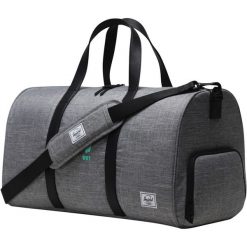 Torba Treningowa Z Recyklingu Novel. Czarne torby sportowe Herschel, bez wzorów. Za 530.99 zł.