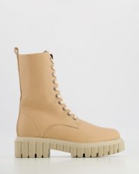 BEŻOWE BOTKI DAMSKIE 855-001 IND PANN. Brązowe botki Venezia, bez wzorów, ze skóry, bez obcasa, bez zapięcia. Za 269.00 zł.