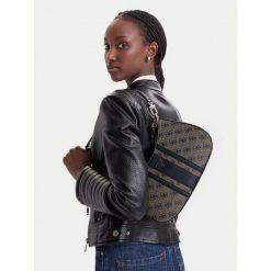 Torebka Guess. Niebieskie torebki klasyczne Guess, z aplikacjami, klasyczne, bez dodatków. Za 544.99 zł.