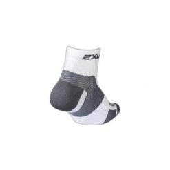 Skarpety 1-4 2XU Vectr Ultralight. Białe skarpetki 2XU, bez wzorów, z lycry. Za 151.50 zł.