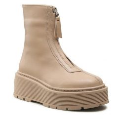 Botki Badura. Brązowe botki Badura, bez wzorów, bez obcasa, na koturnie, bez zapięcia. Za 429.99 zł.