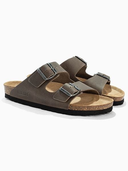 Bluebay Skórzane klapki "Aristote" w kolorze beżowo-szarym rozmiar: 42. Brązowe klapki Bluebay, bez wzorów, klasyczne, z otwartym noskiem, bez obcasa, bez zapięcia. Za 131.12 zł.