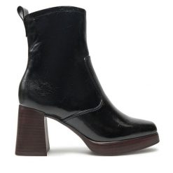 Botki Tamaris. Czarne botki Tamaris, bez wzorów, bez obcasa, na słupku, bez zapięcia. Za 209.99 zł.