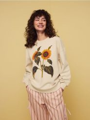 Bawełniana bluza z nadrukiem - złamana biel. Bluzy Reserved, l, bez wzorów, z bawełny, bez ramiączek, bez kaptura. W wyprzedaży za 99.99 zł.