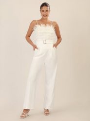 APART Kombinezon w kolorze kremowym rozmiar: 34. Brązowe kombinezony Apart, bez wzorów, z tkaniny, bez kołnierzyka, bez ramiączek. Za 391.99 zł.