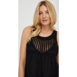 Answear Lab bluzka bawełniana kolor czarny. Czarne bluzki Answear Lab, m, bez wzorów, z bawełny, bez kołnierzyka, bez ramiączek. Za 99.99 zł.