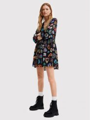 Desigual Sukienka codzienna Stamp 22WWVW71 Czarny Regular Fit. Czarne sukienki Desigual, na co dzień, xl, bez wzorów, z wiskozy, bez kołnierzyka, bez ramiączek, proste. Za 559.99 zł.
