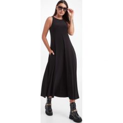 Sukienka Lana MAX MARA LEISURE. Czarne sukienki Max Mara Leisure, xs, bez wzorów, bez kołnierzyka, bez ramiączek, maxi. W wyprzedaży za 554.25 zł.