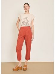 BGN Spodnie w kolorze jasnobrązowym rozmiar: 36. Brązowe spodnie materiałowe BGN, bez wzorów, z materiału. Za 121.99 zł.