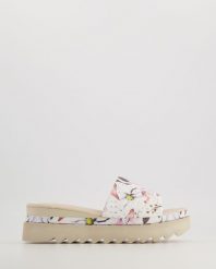 KLAPKI Z NADRUKIEM 0137602D 09 FL P. Klapki Venezia, bez wzorów, ze skóry, bez obcasa, na platformie, bez zapięcia. Za 229.00 zł.