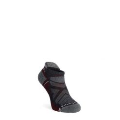 Skarpety turystyczne Smartwool Hike Light Cushion Low Ankle Socks. Szare skarpetki Smartwool, bez wzorów. Za 86.62 zł.