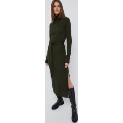 Polo Ralph Lauren sukienka wełniana kolor zielony maxi prosta. Zielone sukienki Polo Ralph Lauren, na co dzień, l, bez wzorów, z wełny, bez kołnierzyka, bez ramiączek, maxi, proste. Za 1,389.90 zł.