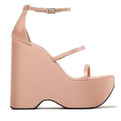 Sandały Steve Madden. Brązowe sandały Steve Madden, bez wzorów, bez obcasa, na koturnie, bez zapięcia. Za 449.99 zł.