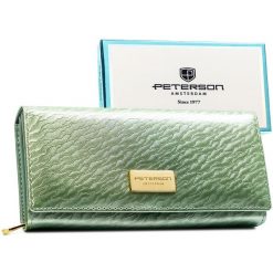 Duży, skórzany portfel damski w jasnozielonym kolorze zamykany na zatrzask - Peterson. Zielone portfele Peterson, bez wzorów, ze skóry ekologicznej. Za 79.99 zł.