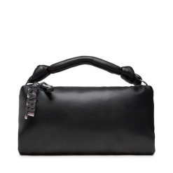 Torebka KARL LAGERFELD. Czarne torebki klasyczne KARL LAGERFELD, bez wzorów, klasyczne, bez dodatków. Za 2,639.00 zł.