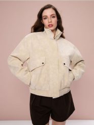 Kurtka bomberka z imitacji skóry - kremowy. Białe kurtki Sinsay, l, bez wzorów, ze skóry, bez kaptura. Za 99.99 zł.