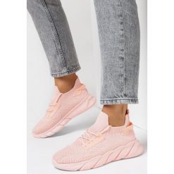 Różowe Buty Sportowe Odocus. Czerwone buty treningowe Born2be, bez wzorów, bez zapięcia, na fitness i siłownię. W wyprzedaży za 62.99 zł.