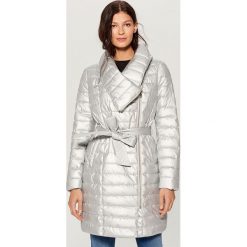 Płaszcz z wiązaniem w talii - Srebrny. Płaszcze marki Mohito. Za 169.99 zł.