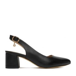 Czółenka Lasocki. Czarne czółenka Lasocki, bez wzorów, bez obcasa, bez zapięcia. Za 199.99 zł.