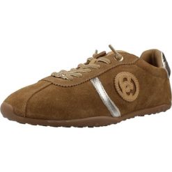 Buty CARMELA 163173C Brązowy. Brązowe buty trekkingowe Carmela, ze skóry, bez zapięcia. Za 368.99 zł.
