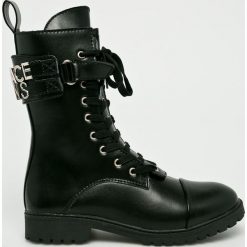 Versace Jeans - Kozaki. Kozaki marki Versace Jeans. W wyprzedaży za 649.90 zł.