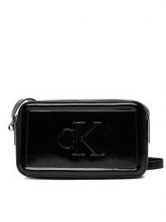 Calvin Klein Torebka Bold Ck Metallic Camera Bag LV04F3331G Czarny. Czarne listonoszki Calvin Klein, bez wzorów, ze skóry, bez dodatków. Za 329.99 zł.