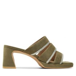 Klapki Caprice. Brązowe klapki Caprice, bez wzorów, bez obcasa, bez zapięcia. Za 299.99 zł.