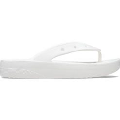 Japonki plażowe damskie Crocs Classic Platform Flip. Białe japonki Crocs, bez wzorów, sportowe. W wyprzedaży za 129.00 zł.