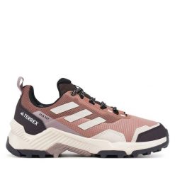 Trekkingi adidas. Czerwone buty trekkingowe adidas, bez wzorów, bez zapięcia, trekkingowe. Za 449.99 zł.