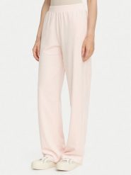 Guess Spodnie dresowe O6BB07 K5063 Różowy jasny Regular Fit. Czerwone spodnie dresowe Guess, z aplikacjami, z dresówki. Za 294.99 zł.