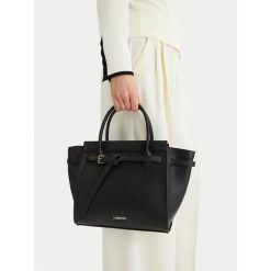 Torebka Lasocki. Czarne torebki klasyczne Lasocki, bez wzorów, klasyczne, bez dodatków. Za 219.99 zł.